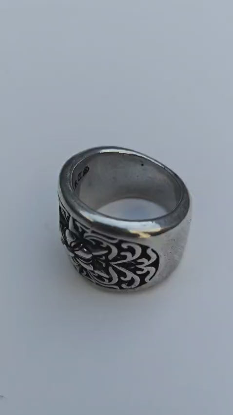 Chrome Oval Star
